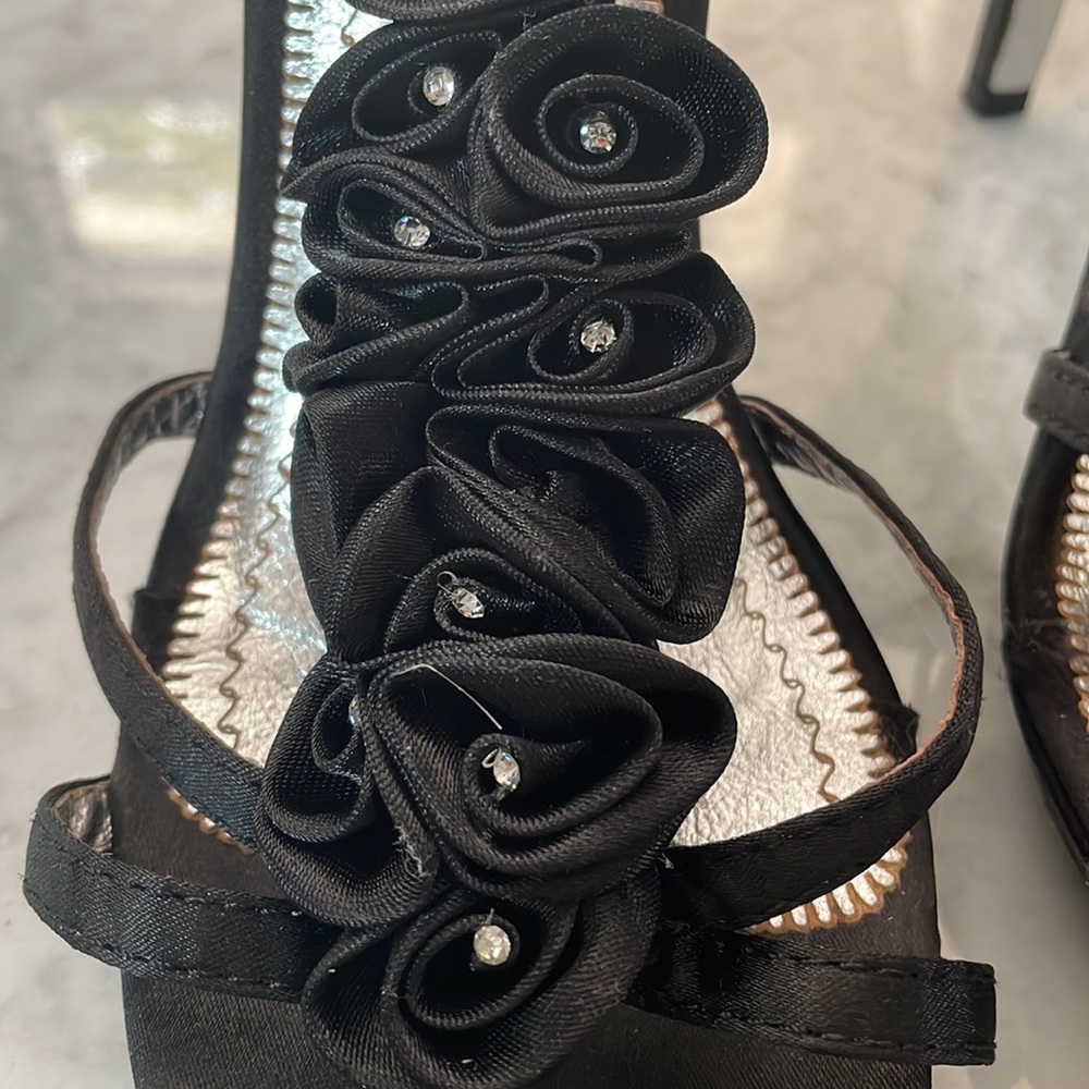 Special Occasions by Saugus Shoe - Black satin - Size 9 - Picture 2 of 16